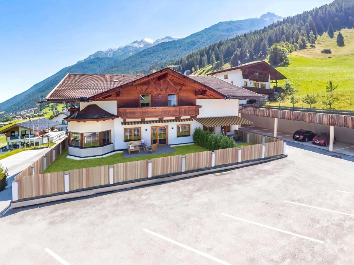Plush Apartment With Mountain Views Нойщифт им Щубайтал Екстериор снимка