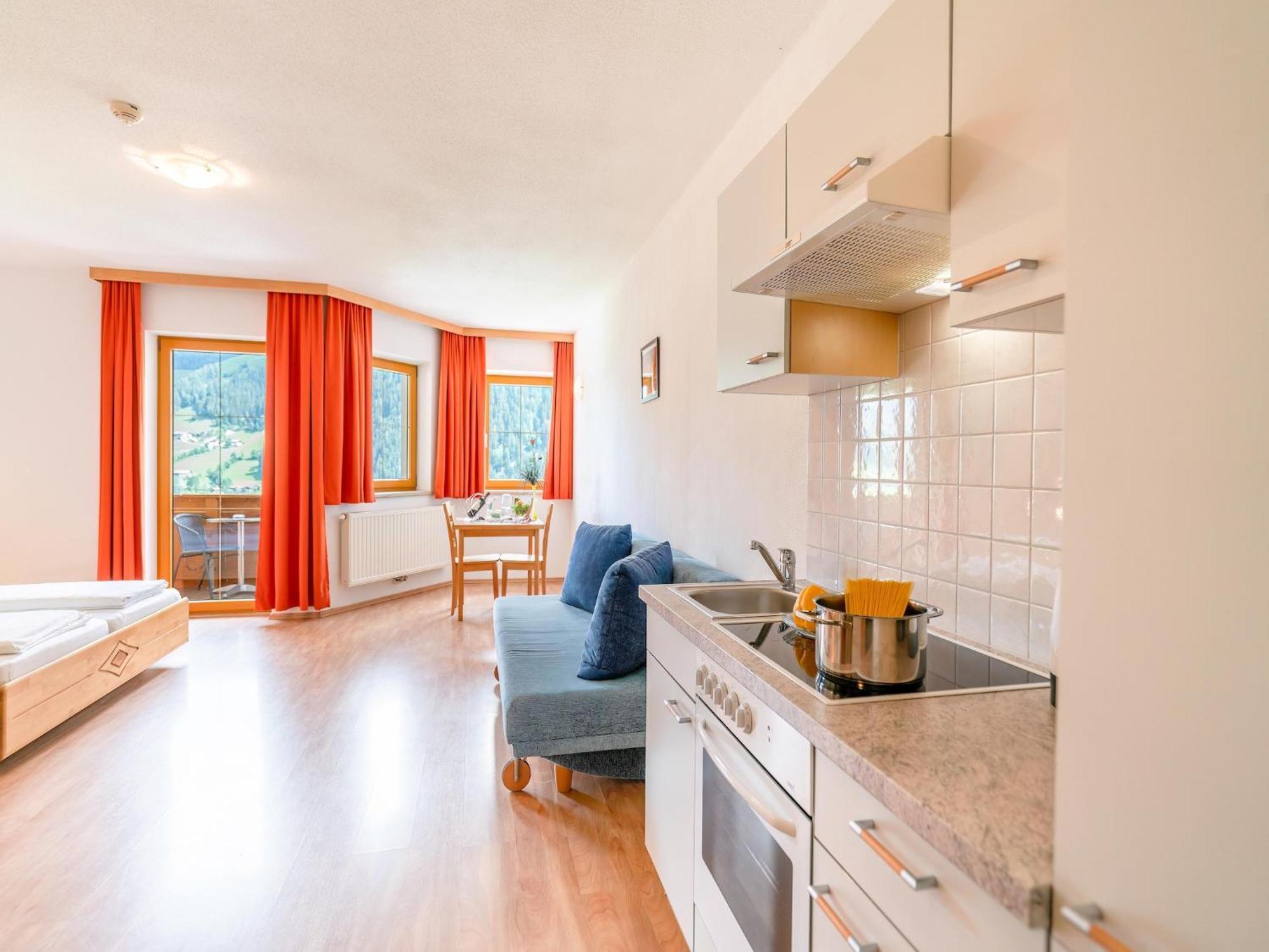 Plush Apartment With Mountain Views Нойщифт им Щубайтал Екстериор снимка